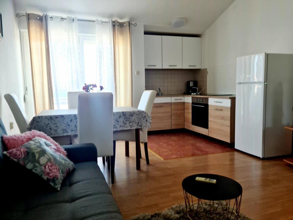 Apartmani Junto Preko Esterno foto