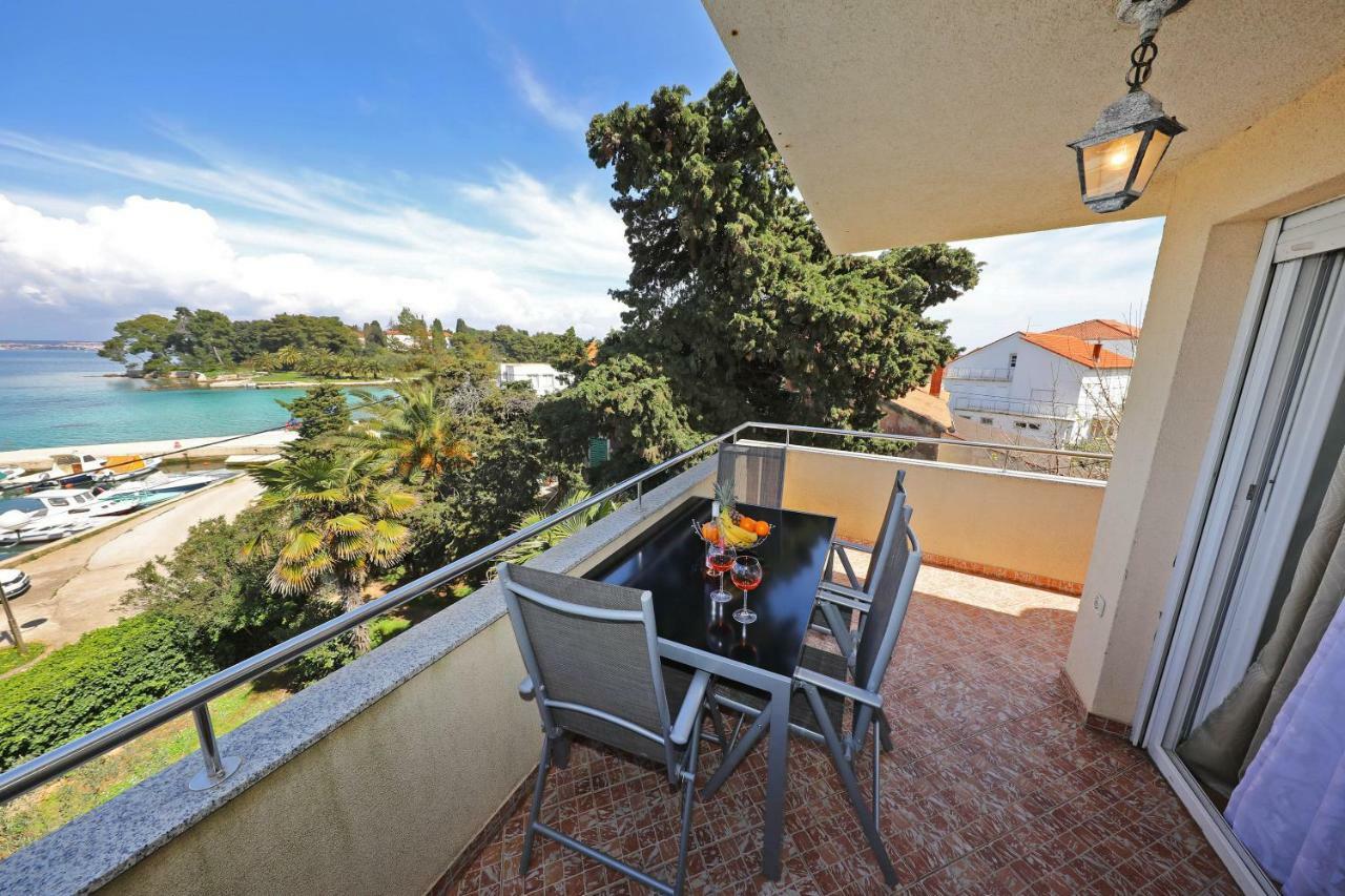 Apartmani Junto Preko Esterno foto