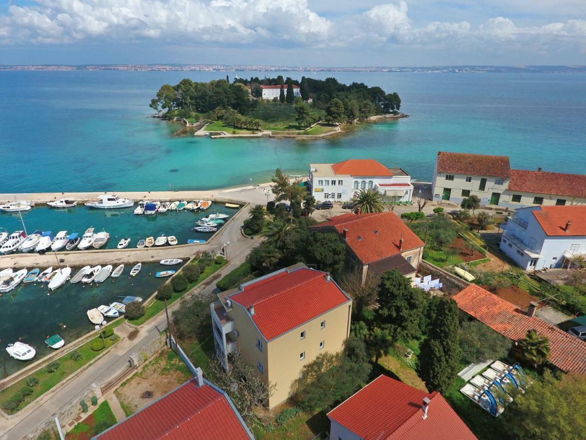 Apartmani Junto Preko Esterno foto